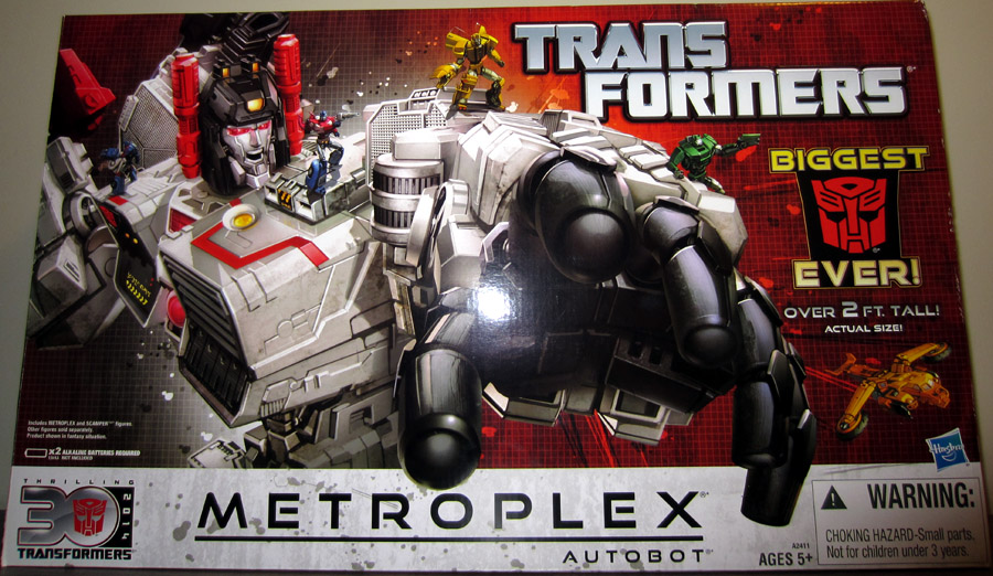 transformers generations titan class metroplex with autobot scamper figure